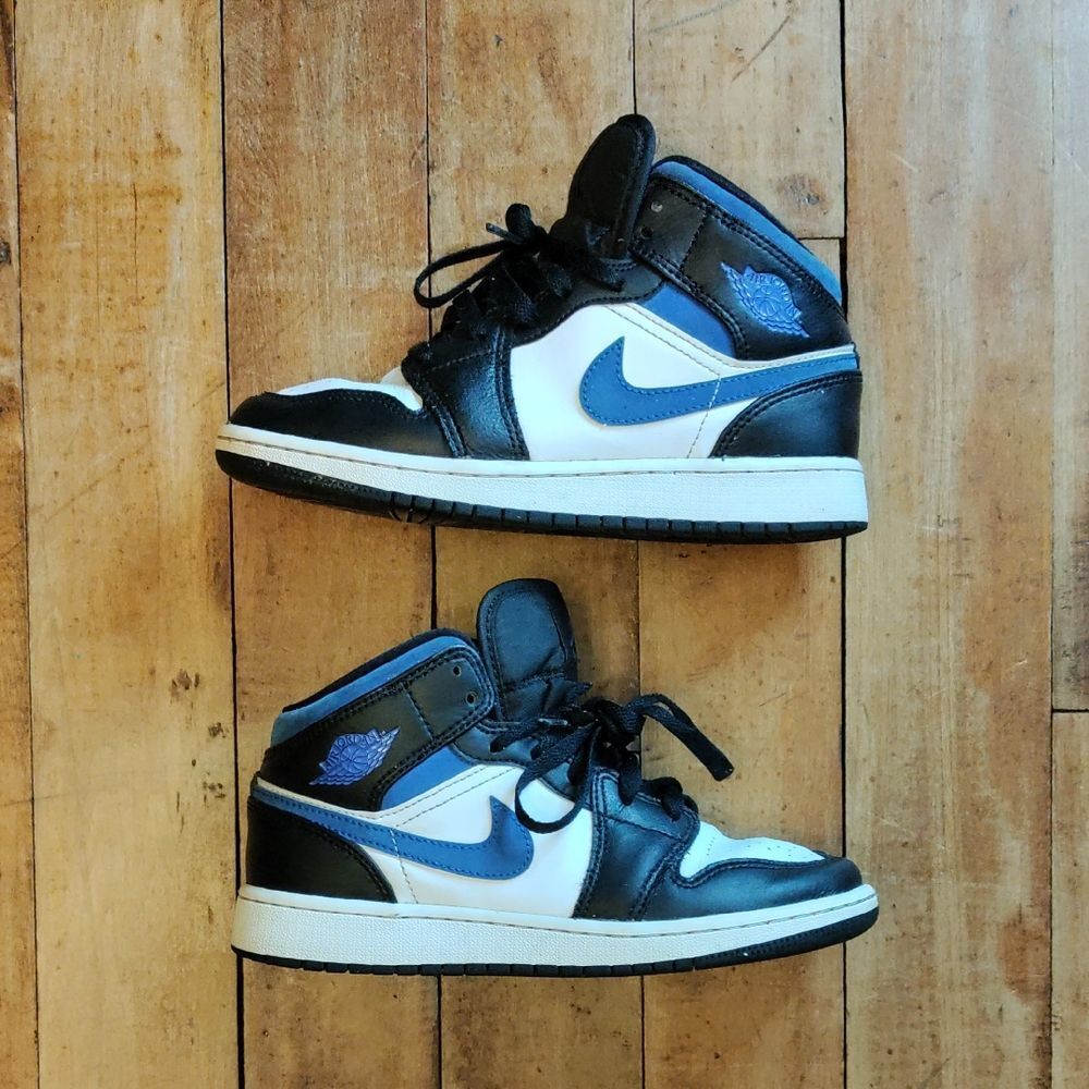 Nike Jordan 1 Mids size 4.5 Youth Blue White Black HighTop Sneakers Unisex